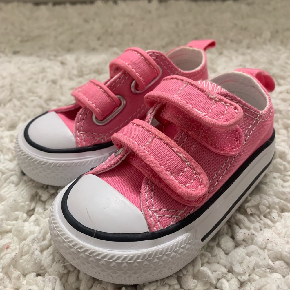 Baby girl infant pink Converse shoes